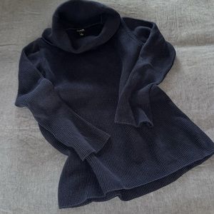 Navy Blue Shaker Knit Sweater w fluted sleeve.